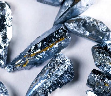  Osmium -  Kim Loại Hiếm Khám Phá Những Ứng Dụng Tuyệt Vời Trong Các Máy Móc Chuyên Nghiệp!