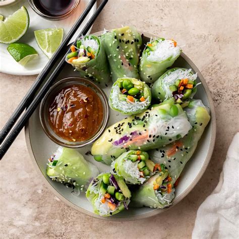 What to Put in Rice Paper Rolls: A Culinary Exploration of Endless Possibilities